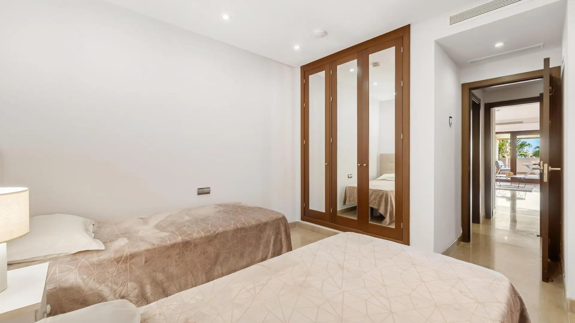 Seafront Bahia De La Plata Apartment Estepona